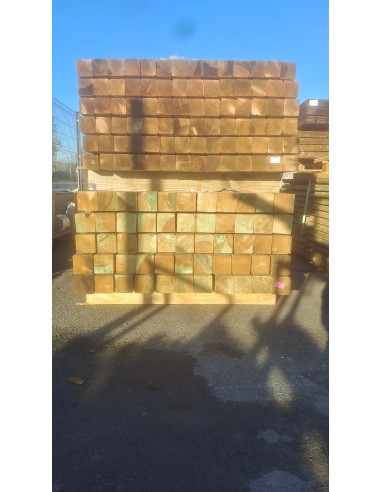 Poteau carré Longueur 2.40 m