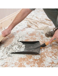 Pelle de ménage à bords relevés 2