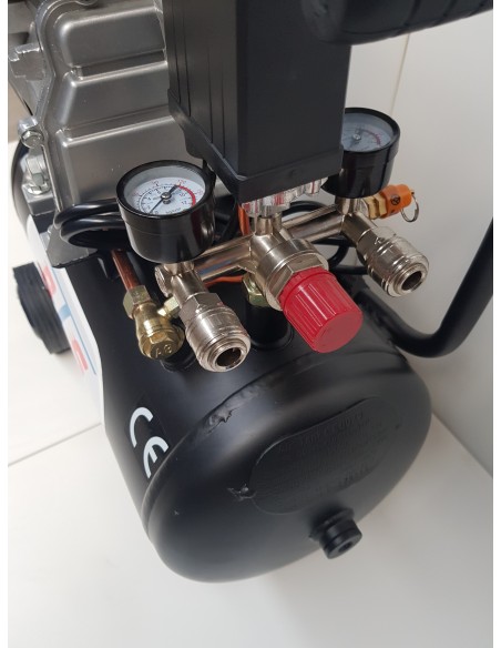Compresseur d'air coaxial 24 L, 2 cv, électrique Compresseur d'air coaxial 24 L, 2 cv, électrique