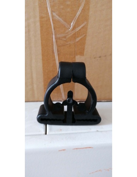 Collier pour poteaux rond à crémaillères clôtures résidentielles